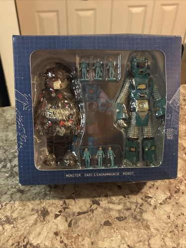 Dadi freyr monster and robot - freyr,